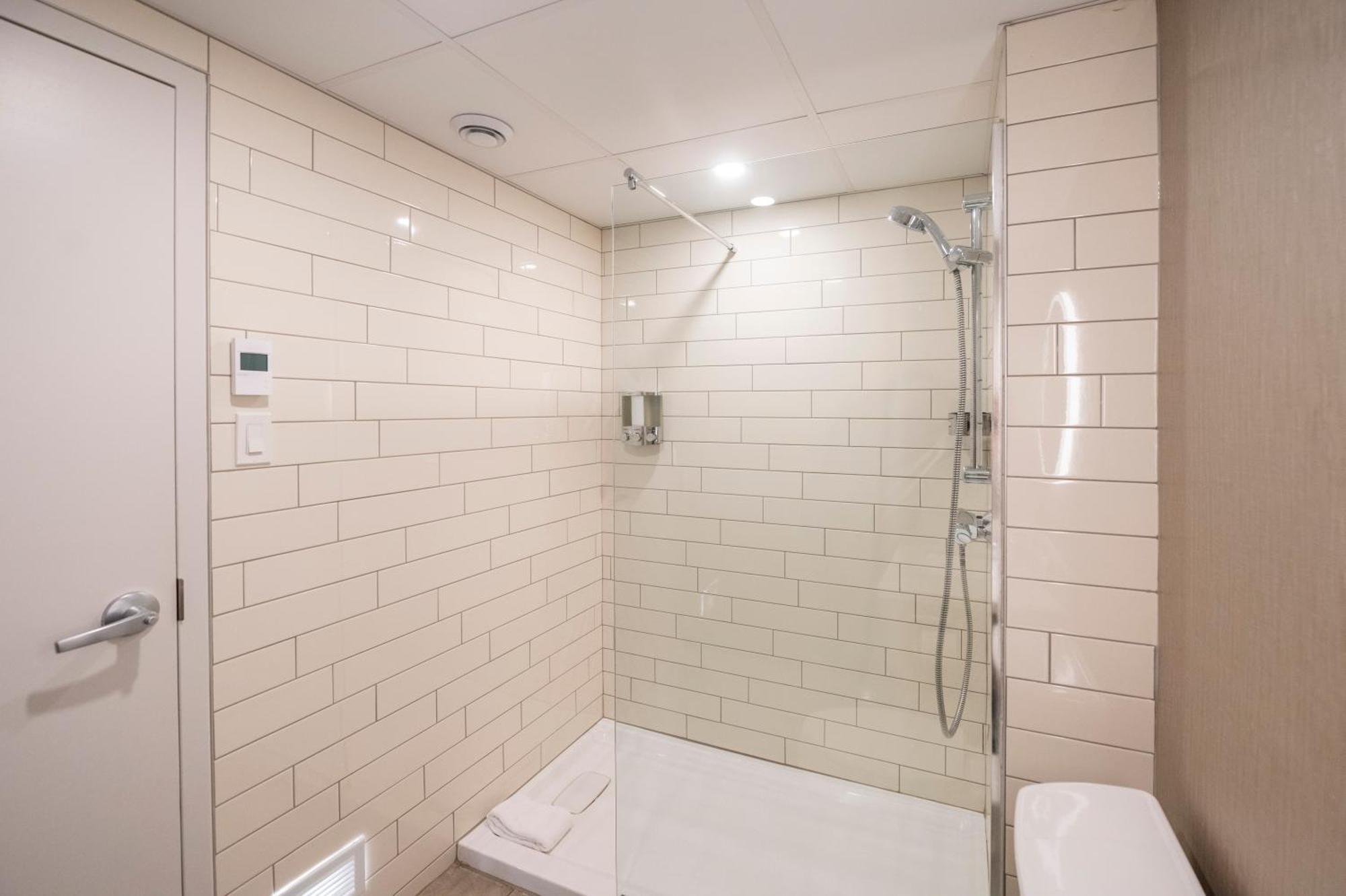 Hotel & Suites Le Dauphin Quebec Dış mekan fotoğraf